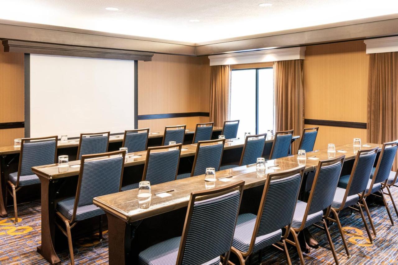 Country Inn & Suites By Radisson, Columbus-Edinburgh Bagian luar foto