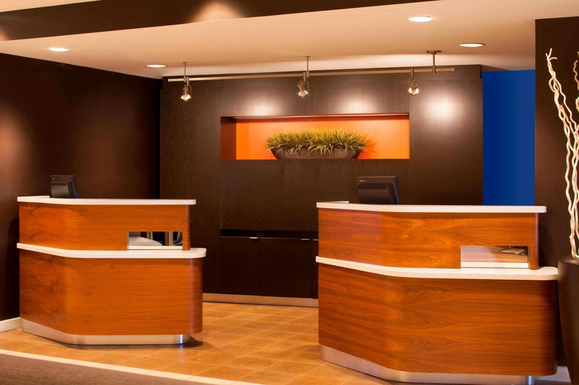 Country Inn & Suites By Radisson, Columbus-Edinburgh Bagian luar foto