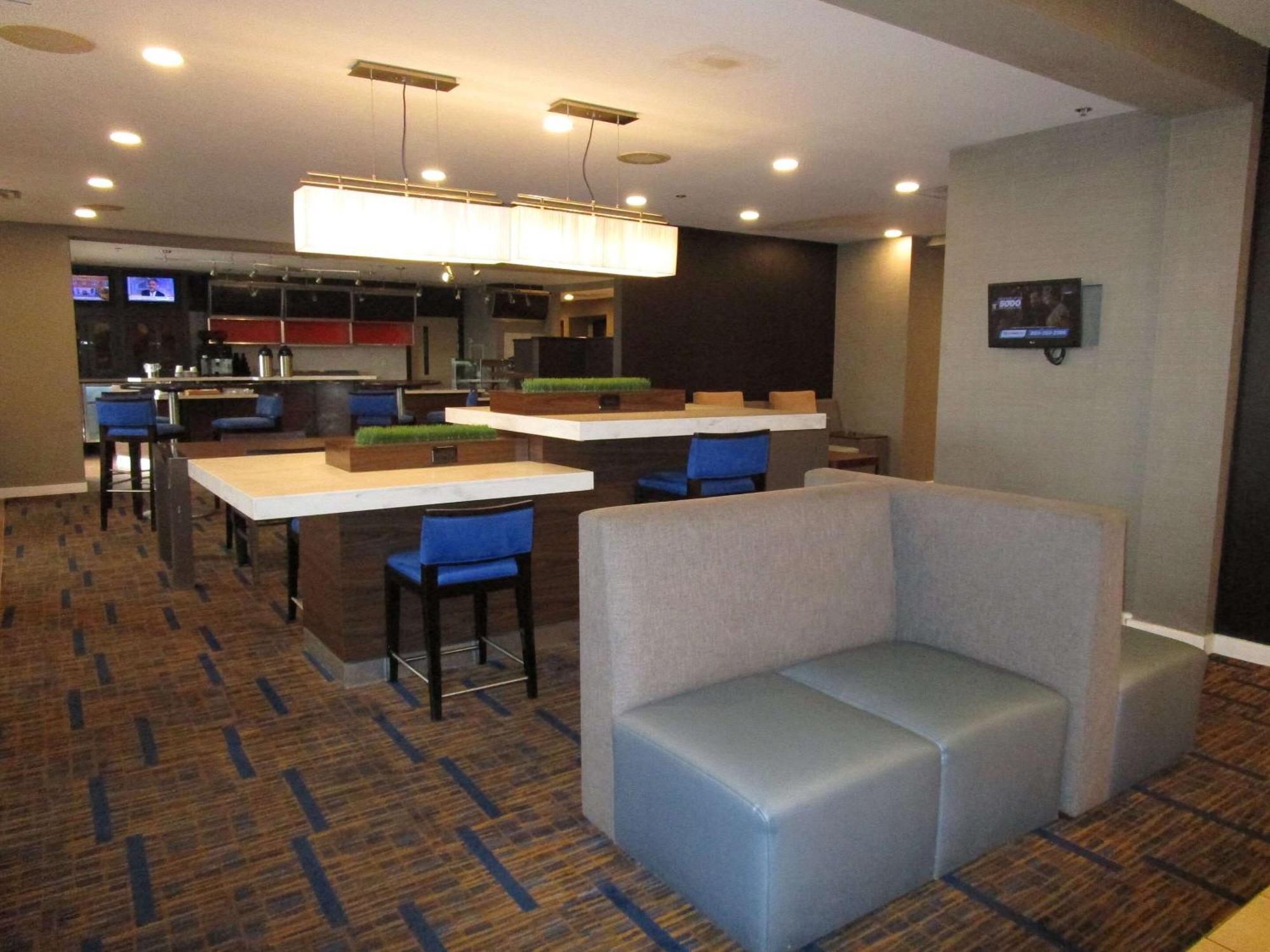 Country Inn & Suites By Radisson, Columbus-Edinburgh Bagian luar foto