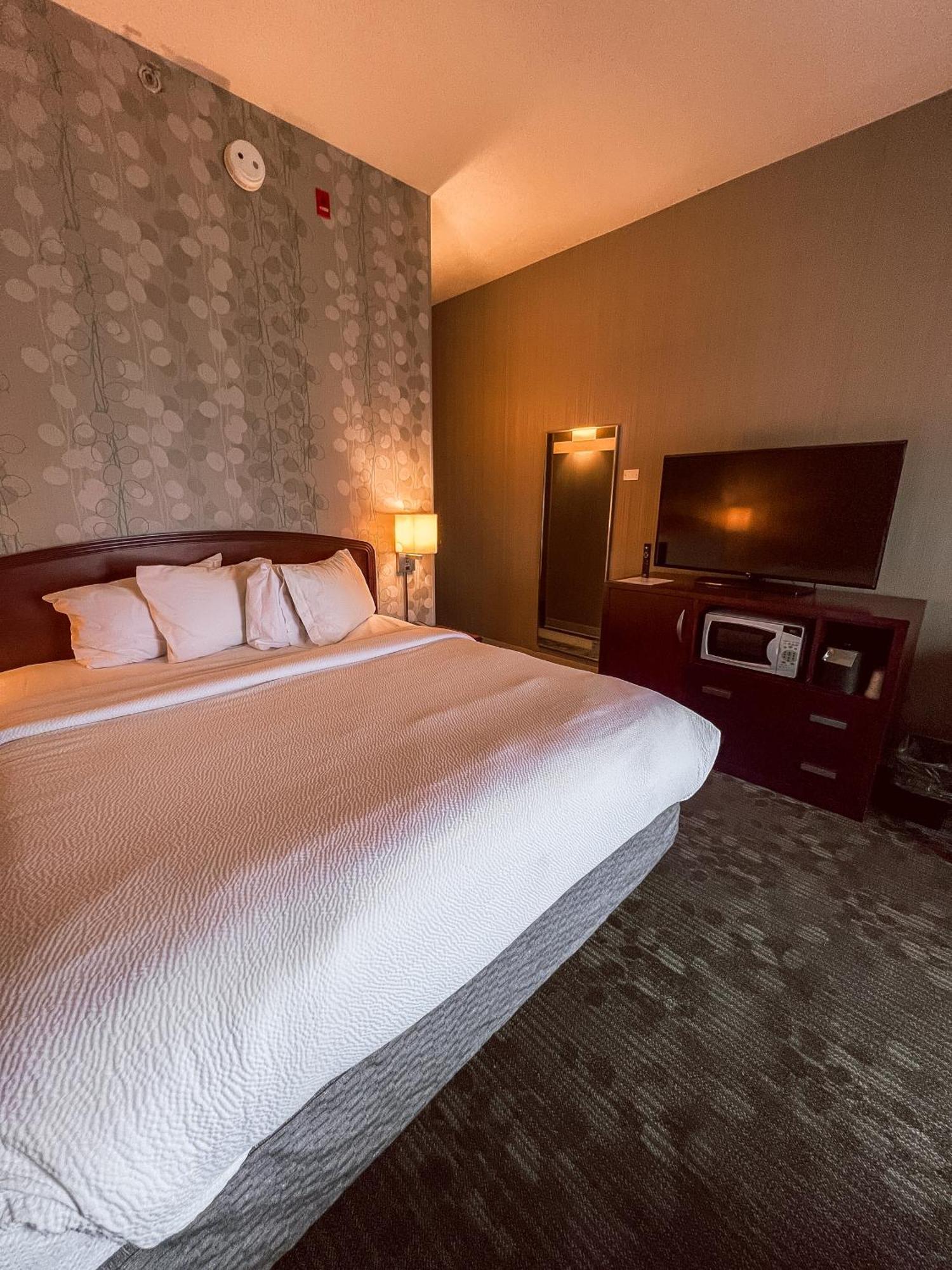 Country Inn & Suites By Radisson, Columbus-Edinburgh Bagian luar foto