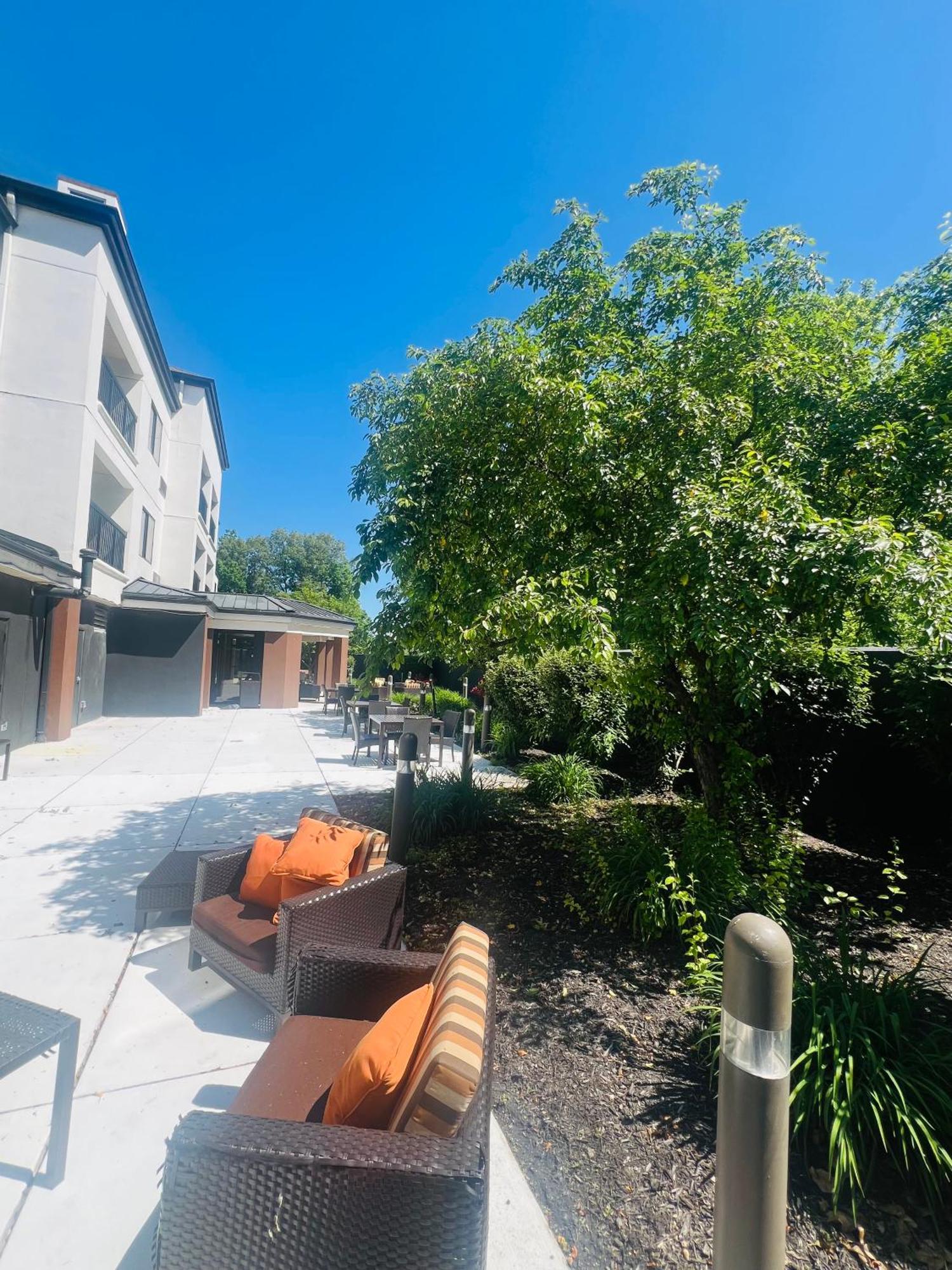 Country Inn & Suites By Radisson, Columbus-Edinburgh Bagian luar foto