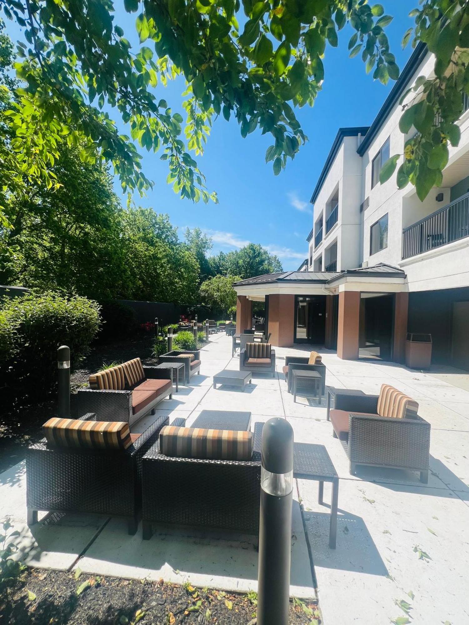 Country Inn & Suites By Radisson, Columbus-Edinburgh Bagian luar foto
